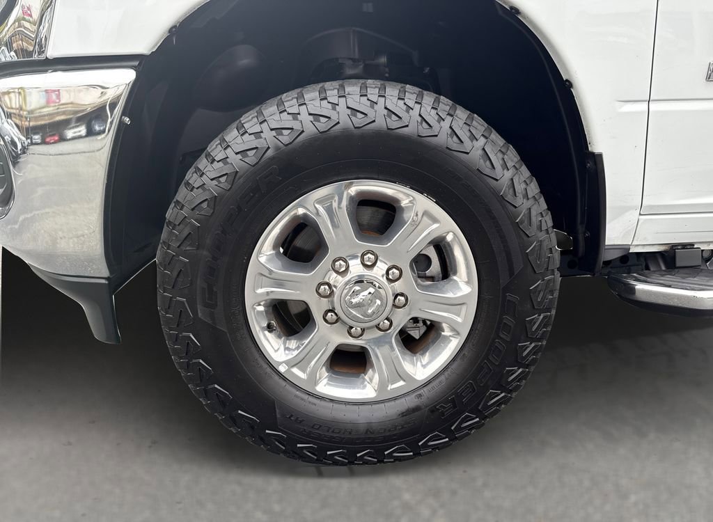 Used 2024 RAM 3500 Big Horn AWD/4WD image 39