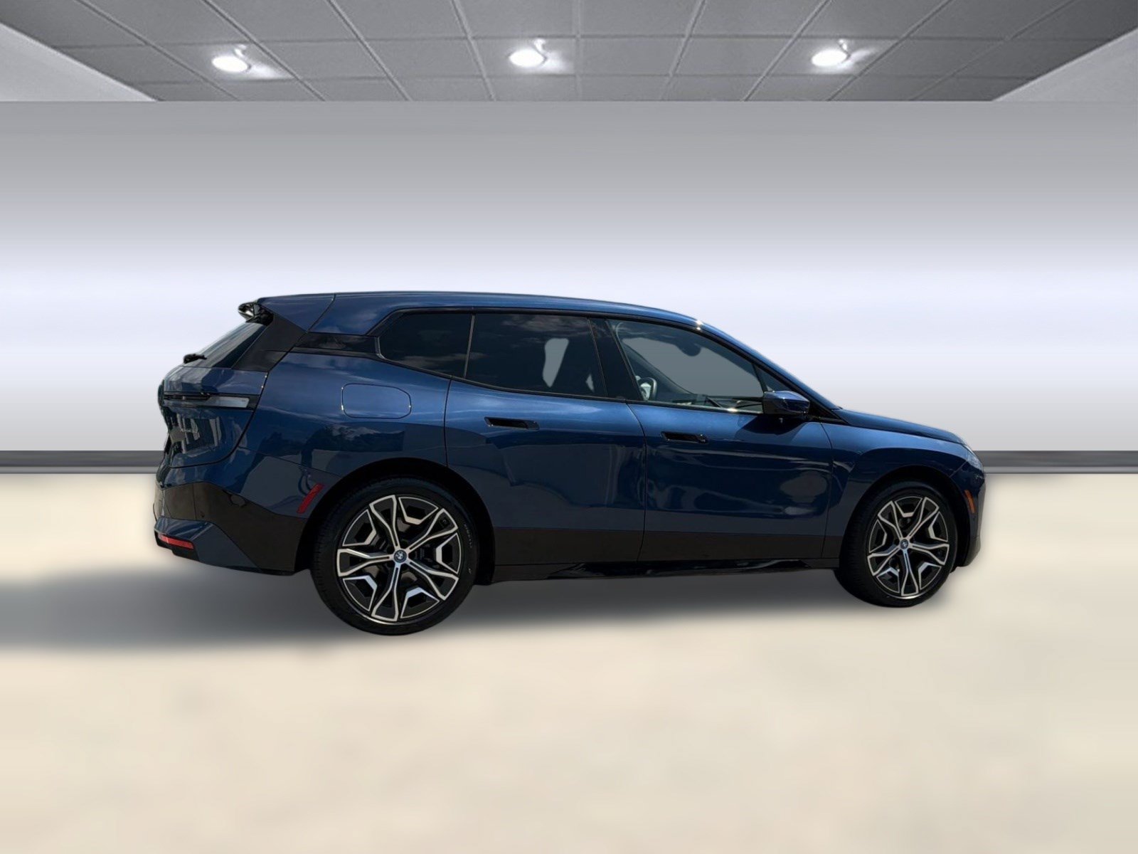 Used 2024 BMW iX xDrive50 w/ Sport Package AWD/4WD image 25