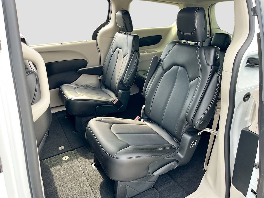 Certified 2024 Chrysler Pacifica Touring-L w/ Road Tripper Package FWD image 23