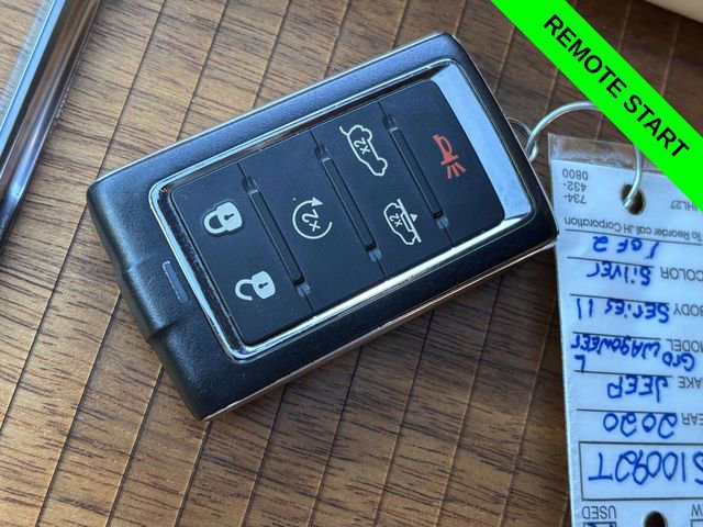 Used 2022 Jeep Grand Wagoneer Series III w/ Rear Seat Video Group 1 image 32