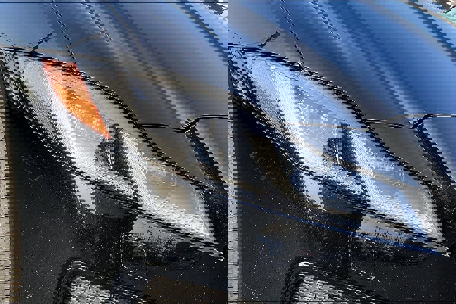 Used 2022 Jaguar XF SE image 30