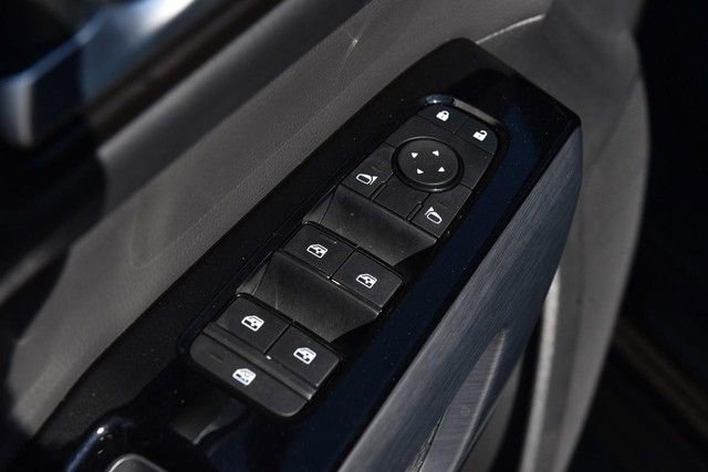 Certified 2025 Nissan Pathfinder SL w/ SL Premium Package image 9