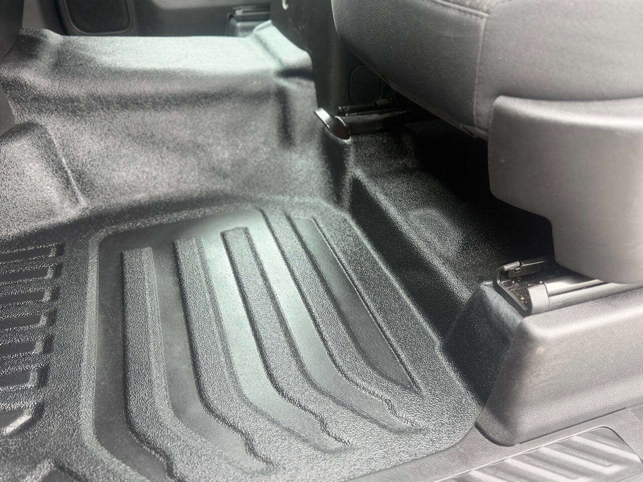 Used 2025 Chevrolet Silverado 1500 W/T RWD image 58