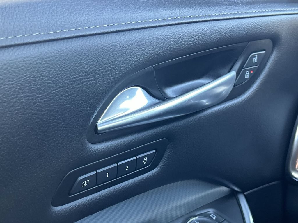 Certified 2023 Cadillac XT4 Premium Luxury AWD/4WD image 16