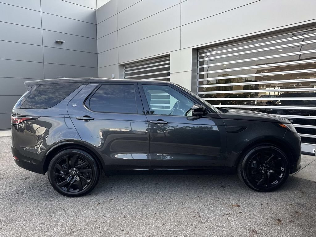 Certified 2024 Land Rover Discovery Dynamic SE AWD/4WD image 9