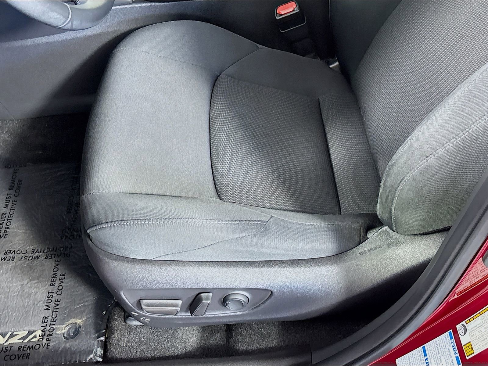 Used 2021 Toyota Venza LE AWD/4WD image 18