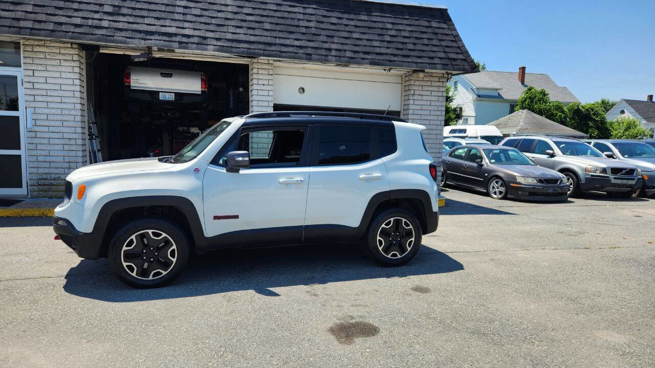 Used 2016 Jeep Renegade Trailhawk w/ Premium Trailhawk Package image 5