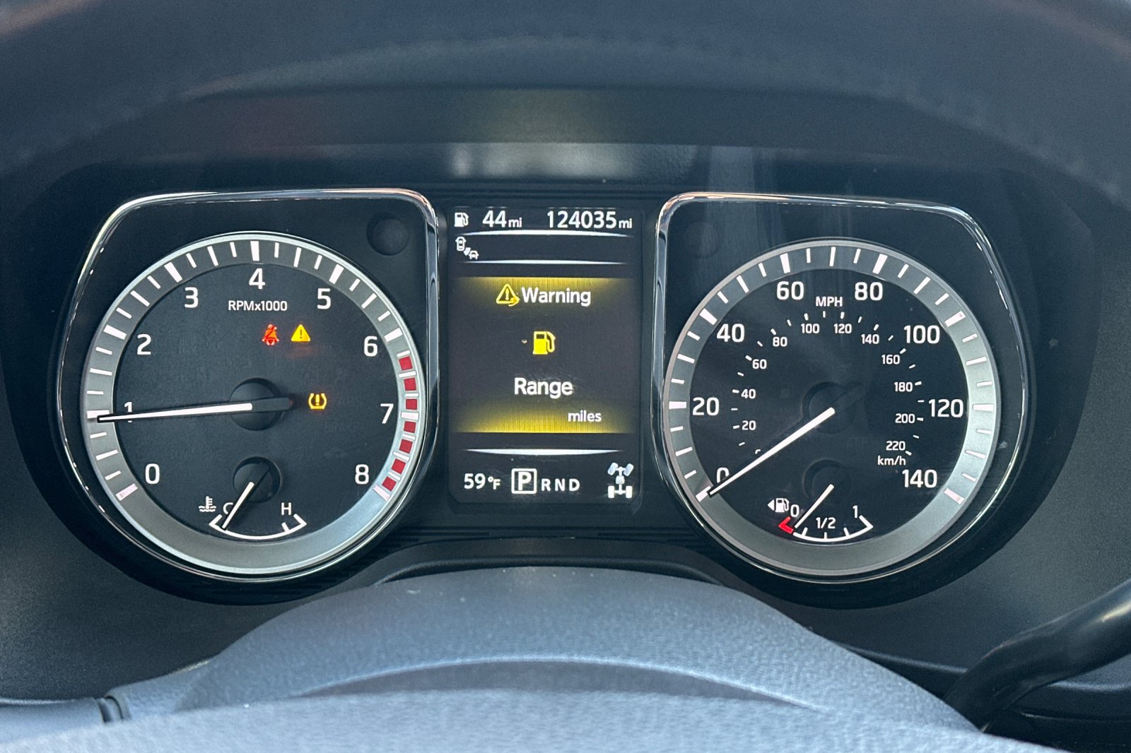 Used 2018 Nissan Titan SL AWD/4WD image 22