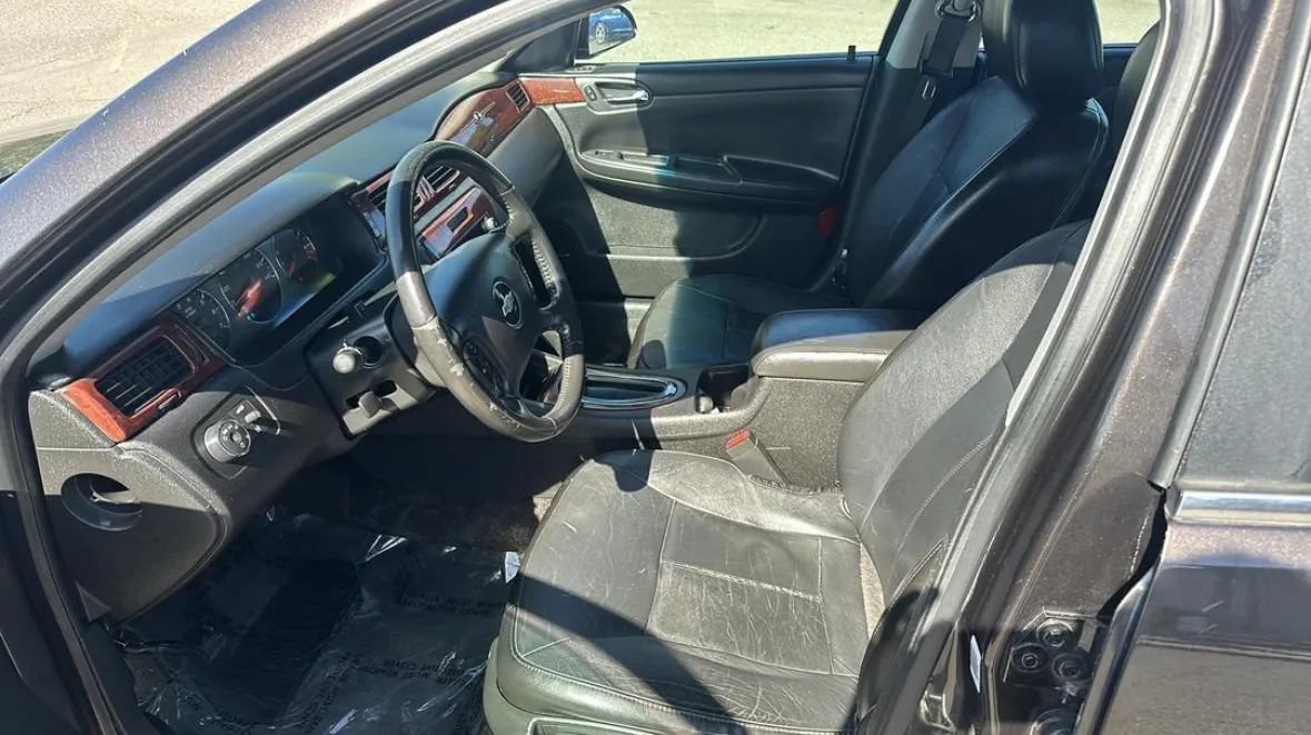 Used 2009 Chevrolet Impala LTZ FWD image 10