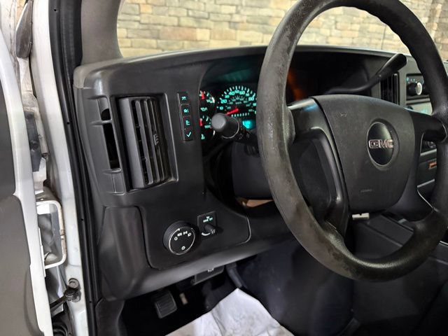 Used 2011 GMC Savana 1500 RWD image 12