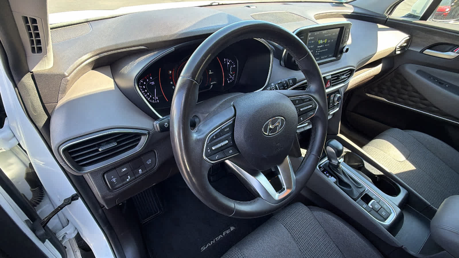 Used 2020 Hyundai Santa Fe SEL w/ Convenience Package FWD image 10