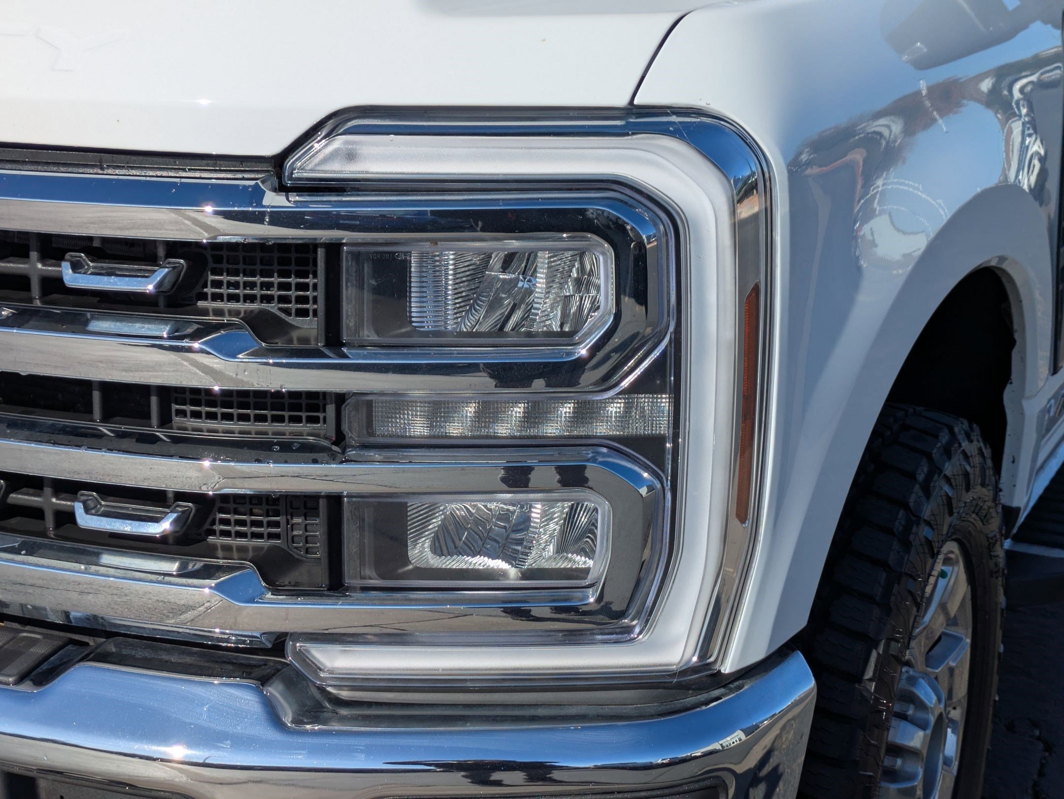 Used 2025 Ford F350 Lariat image 10