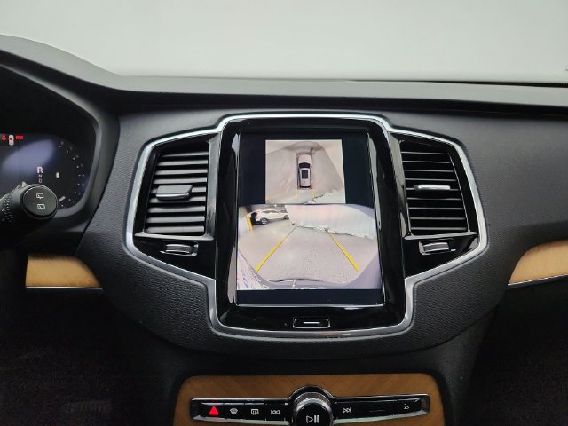 Used 2025 Volvo XC90 B5 Plus w/ Protection Package Premier AWD/4WD image 31