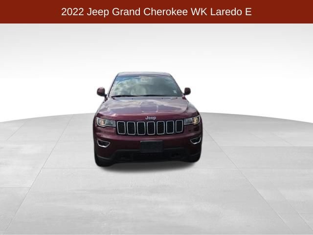 Used 2022 Jeep Grand Cherokee Laredo w/ All-Weather Capability Group AWD/4WD image 2