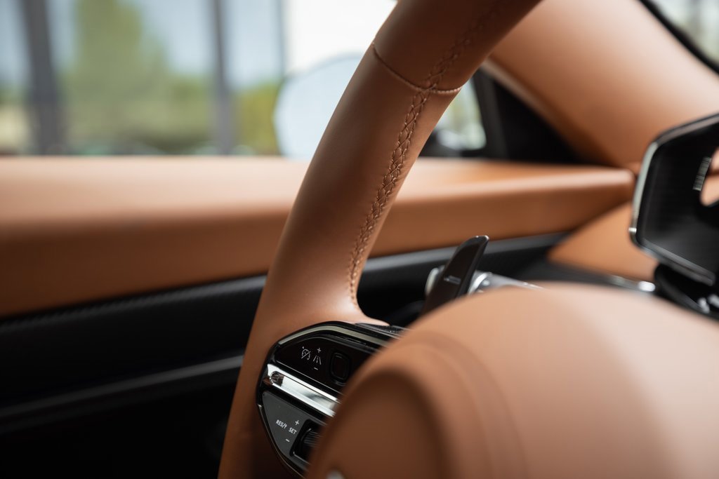 New 2025 Aston Martin Vanquish image 43