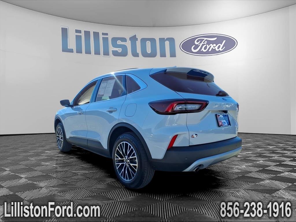 Used 2025 Ford Escape SE image 4