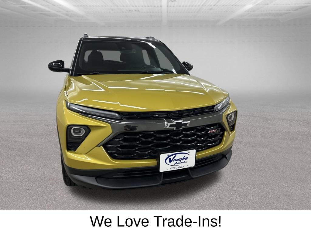 Used 2025 Chevrolet TrailBlazer RS w/ Convenience Package AWD/4WD image 3