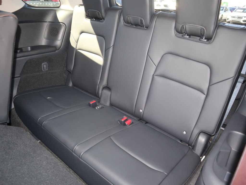 New 2026 Nissan Pathfinder Platinum w/ Cargo Package FWD image 10