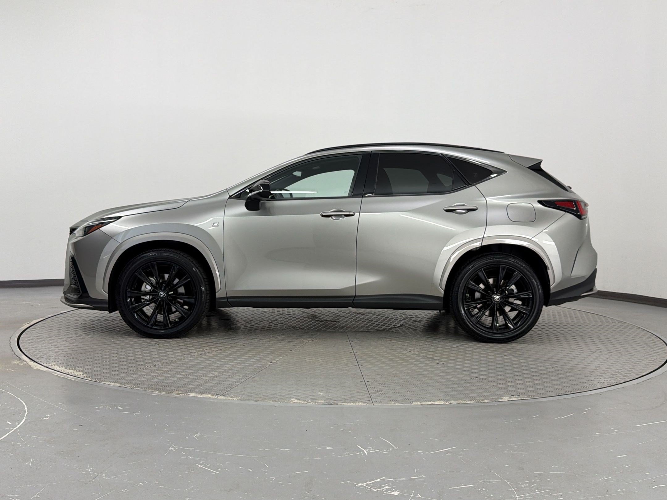 Certified 2022 Lexus NX 350 F Sport w/ Towing Package (2000 Lbs) AWD/4WD image 2