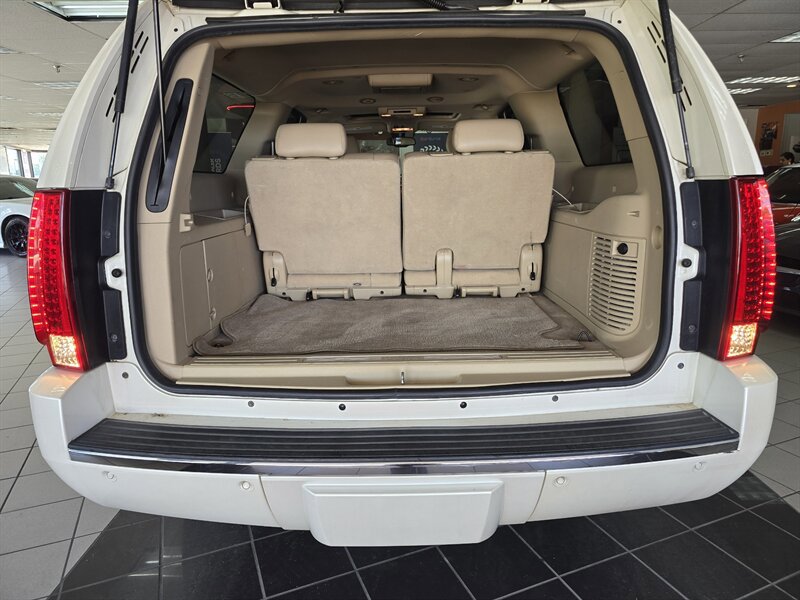 Used 2010 Cadillac Escalade ESV Premium AWD/4WD image 34