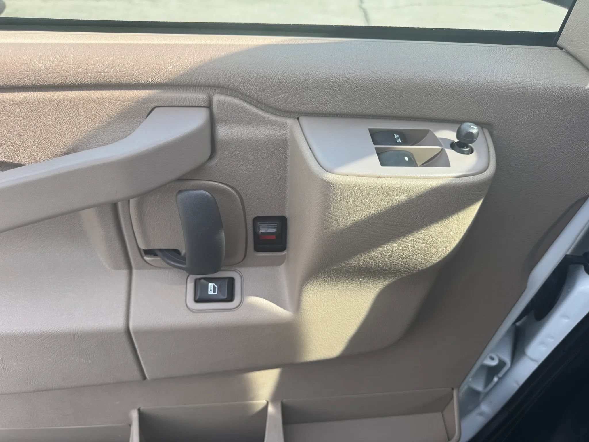 Used 2023 GMC Savana 3500 w/ Driver Convenience Package RWD image 23