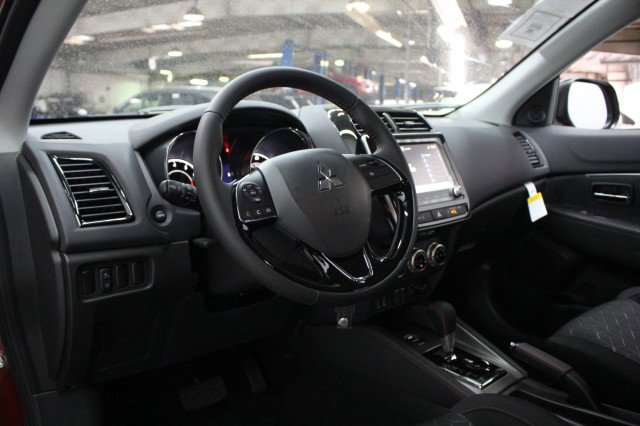 New 2026 Mitsubishi Outlander Sport LE AWD/4WD image 5