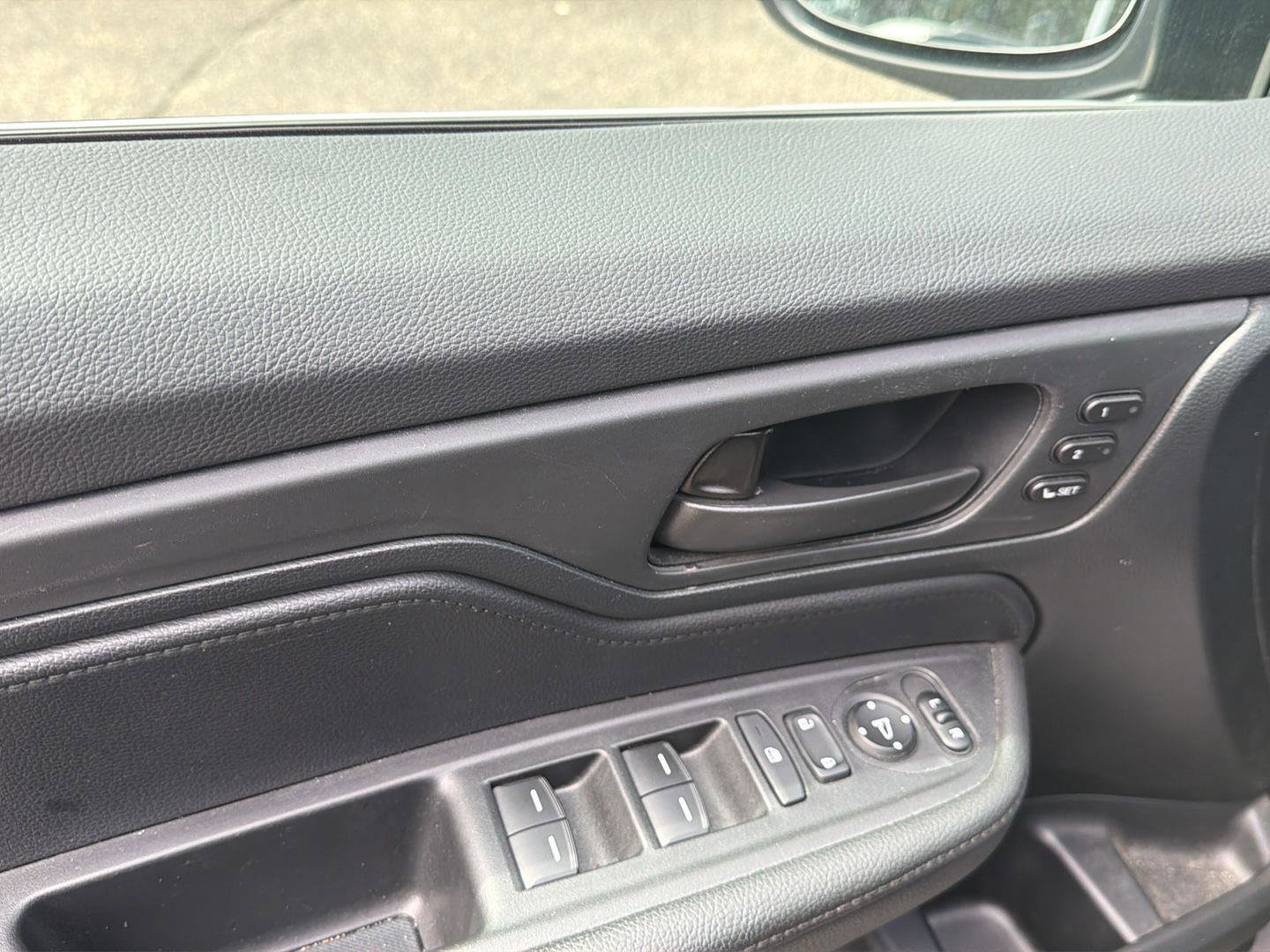 Used 2023 Honda Odyssey EX-L image 18