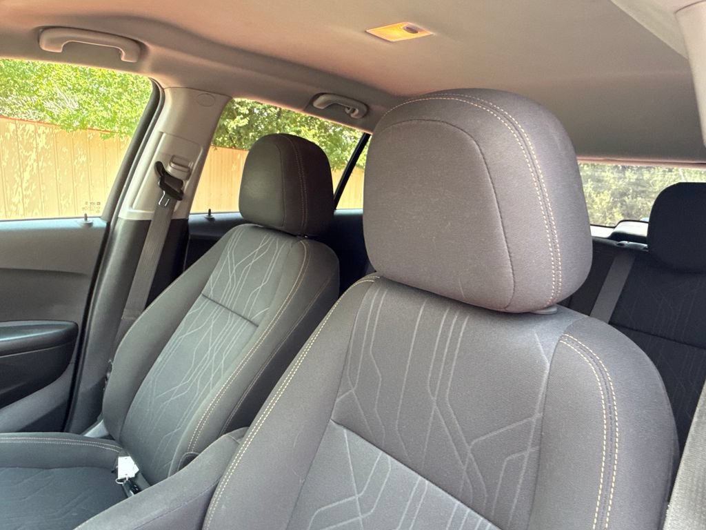 Used 2020 Chevrolet Trax LT AWD/4WD image 13