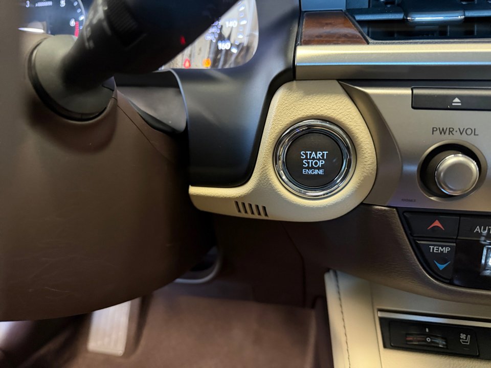 Used 2018 Lexus ES 350 w/ Premier Package FWD image 24
