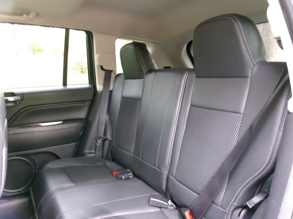 Used 2014 Jeep Compass Latitude w/ Sun/Sound Group FWD image 40