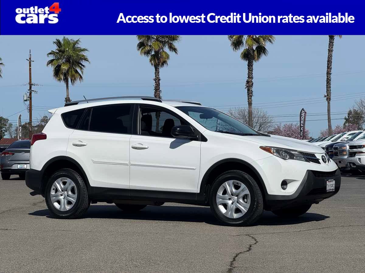Used 2015 Toyota RAV4 LE image 1