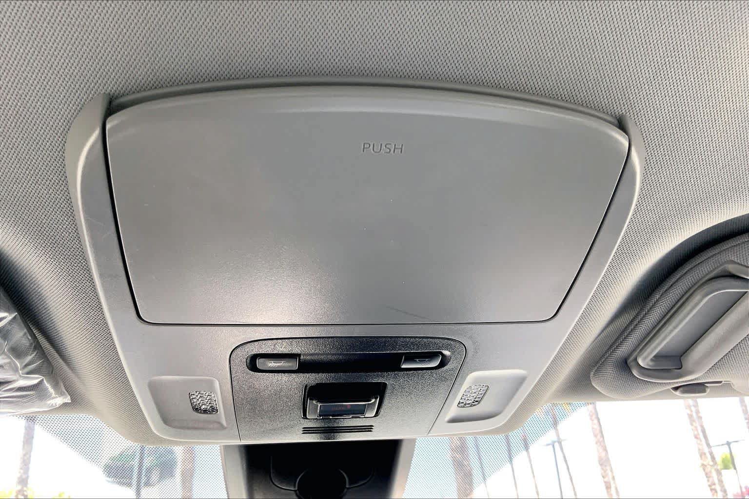 Used 2020 Toyota Camry LE FWD image 31