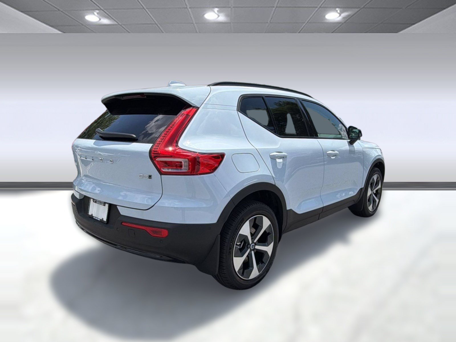 New 2026 Volvo XC40 B5 Plus w/ Climate Package AWD/4WD image 9
