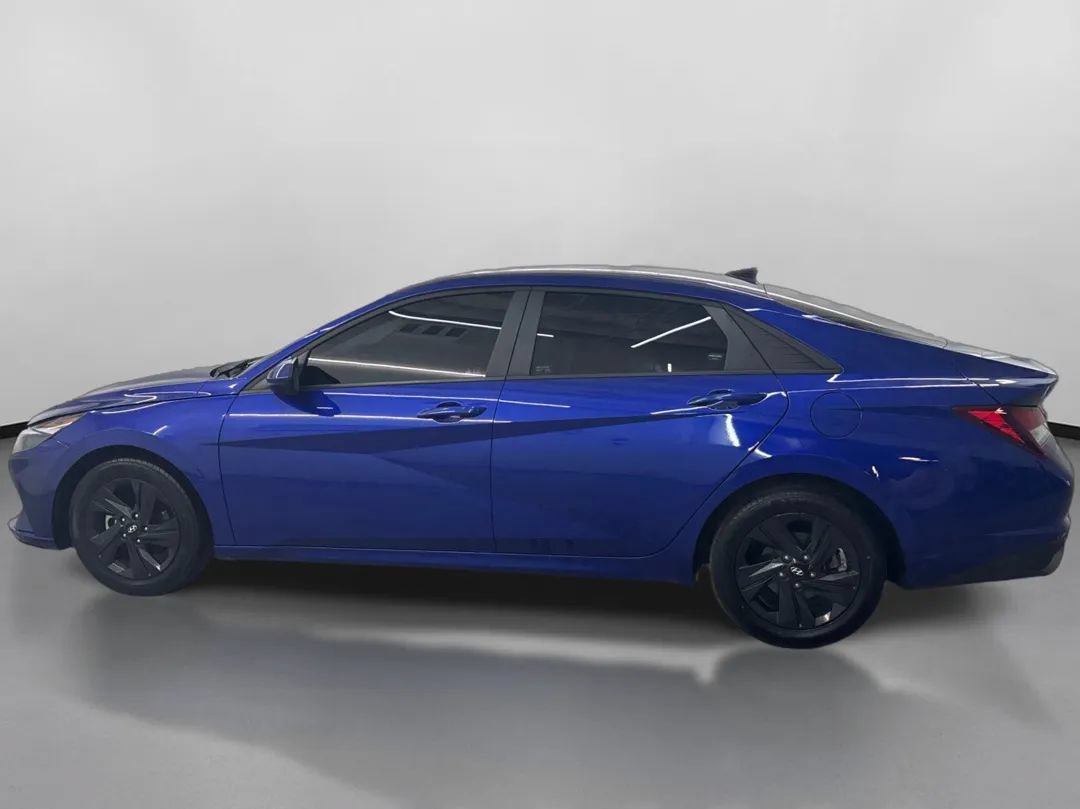 Used 2023 Hyundai Elantra SEL w/ Cargo Package FWD image 5