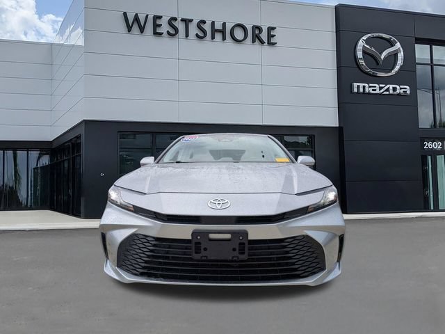Used 2025 Toyota Camry LE FWD image 8