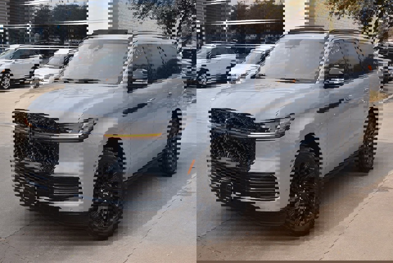 New 2025 Lincoln Navigator Reserve w/ Jet Appearance Package image 19