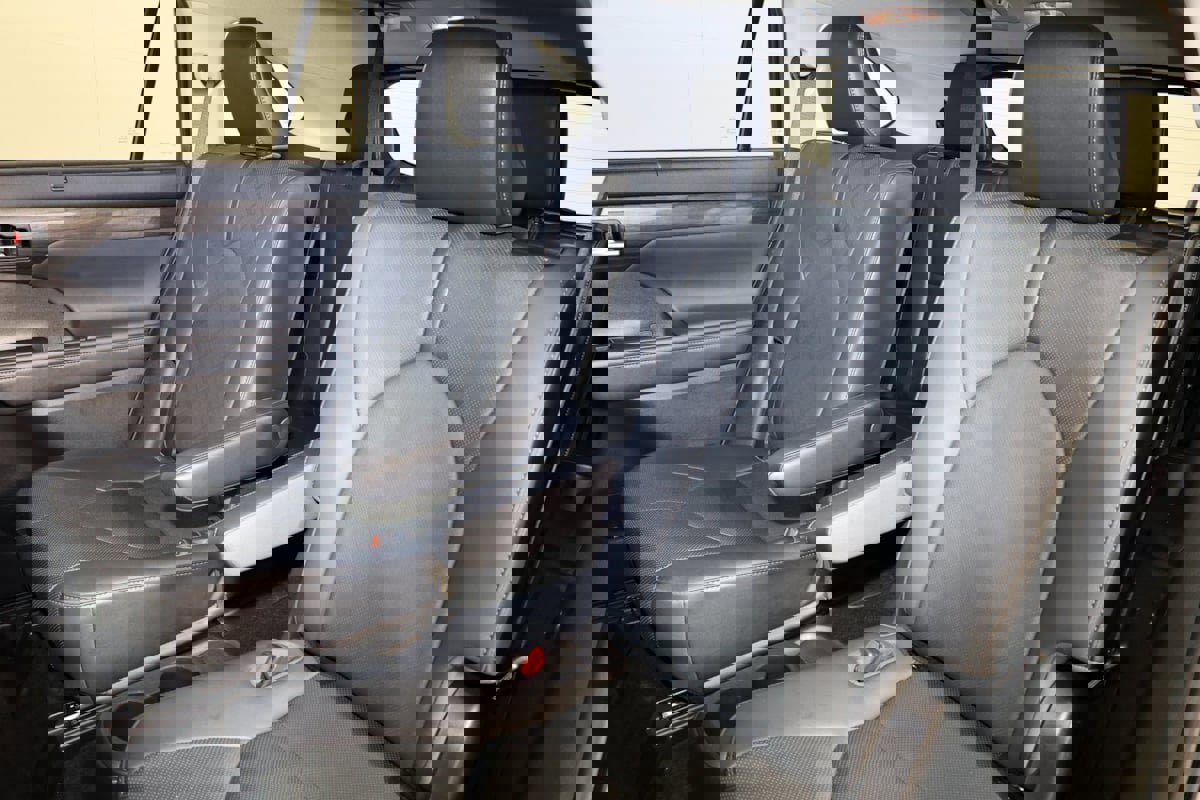 Used 2021 Toyota Highlander Platinum image 11