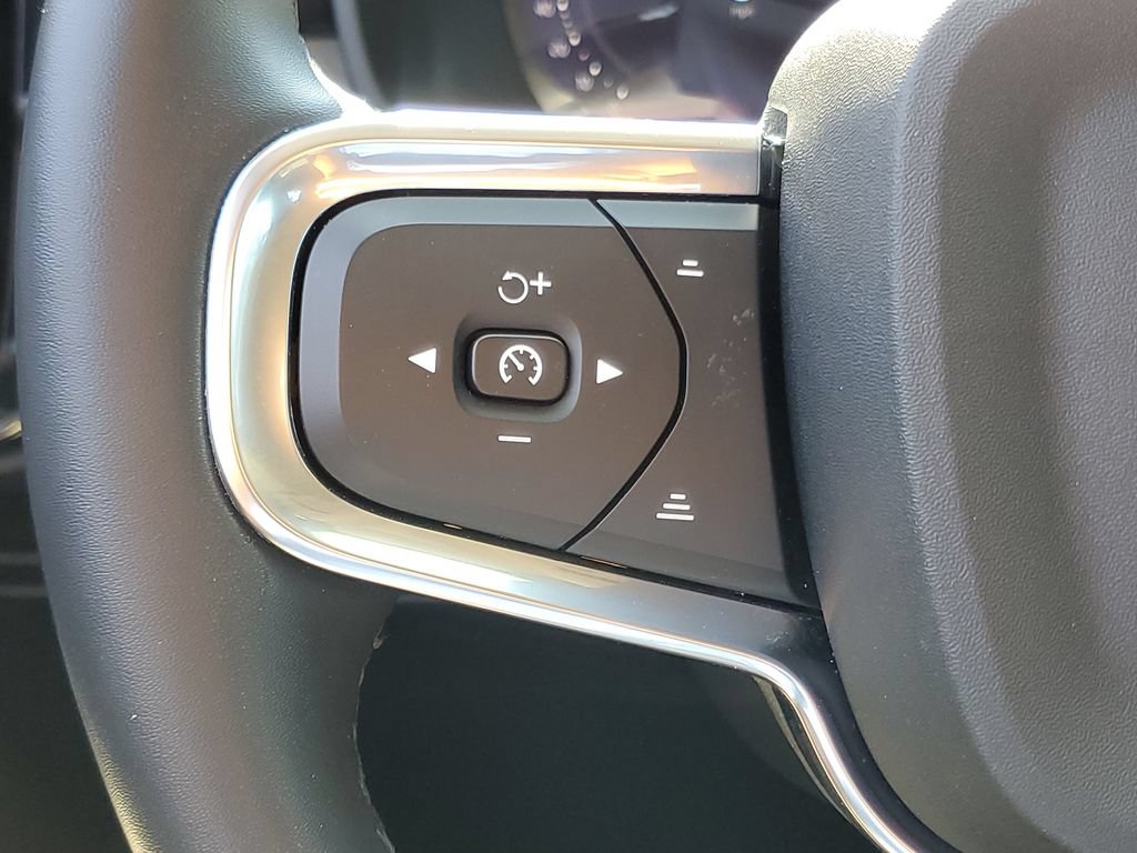 Certified 2023 Volvo XC40 B4 Core w/ Convenience Package FWD image 21