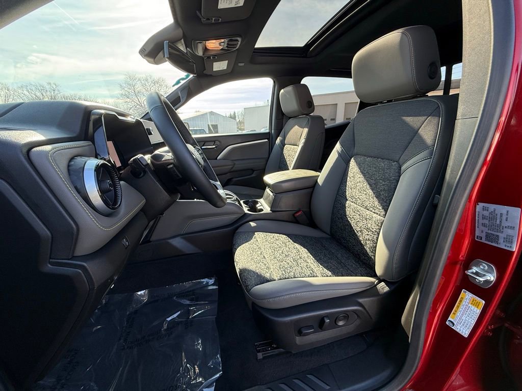 Used 2024 Chevrolet Colorado ZR2 w/ Technology Package image 16