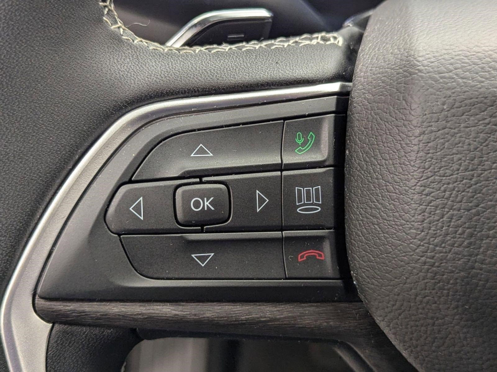 Used 2025 Jeep Grand Cherokee L Limited image 12