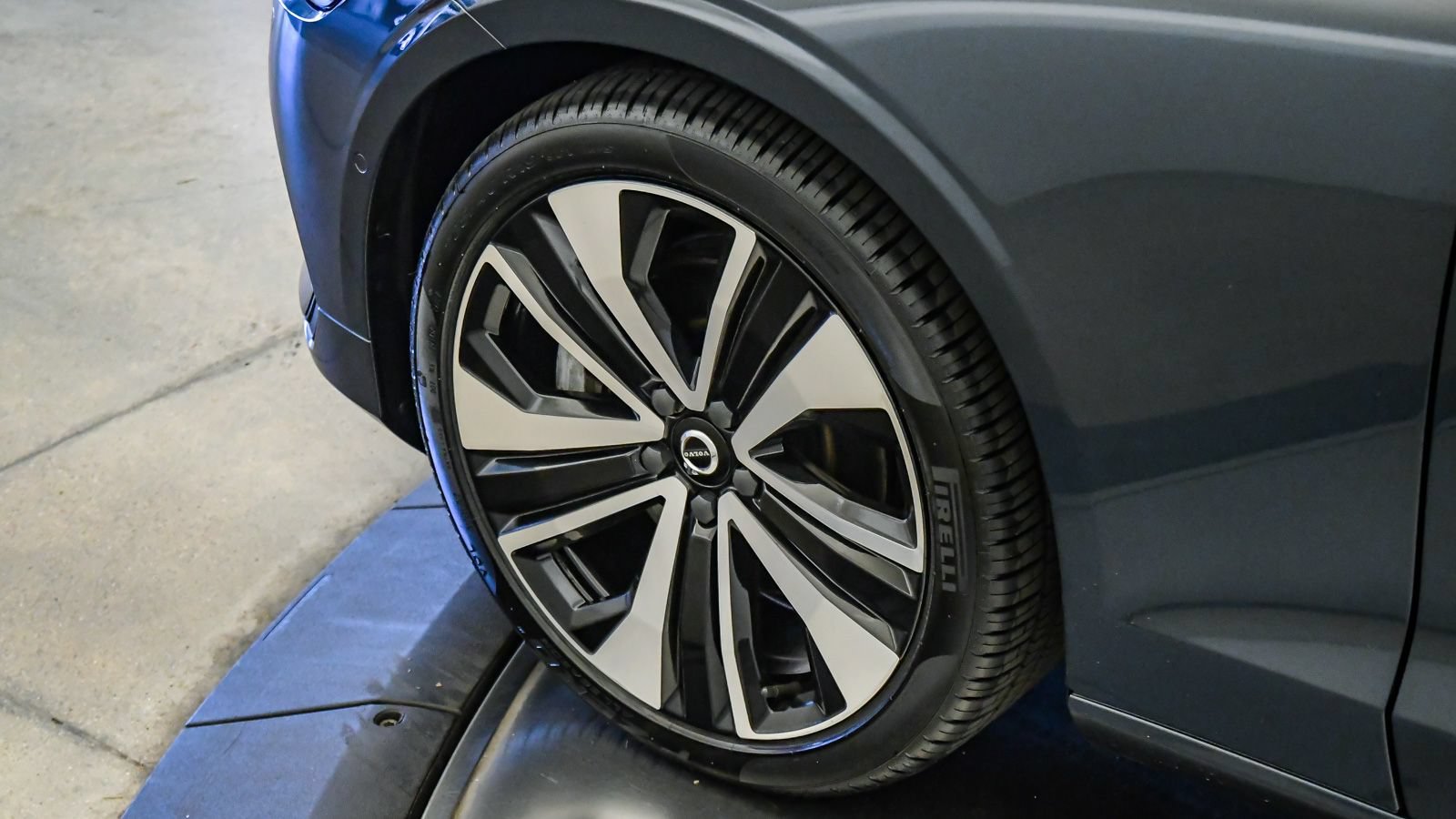 Certified 2023 Volvo S60 B5 Ultimate w/ Climate Package FWD image 10