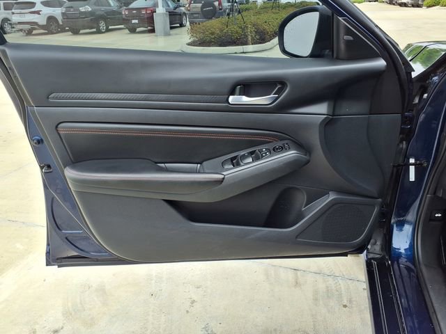 Used 2022 Nissan Altima 2.5 SR FWD image 12