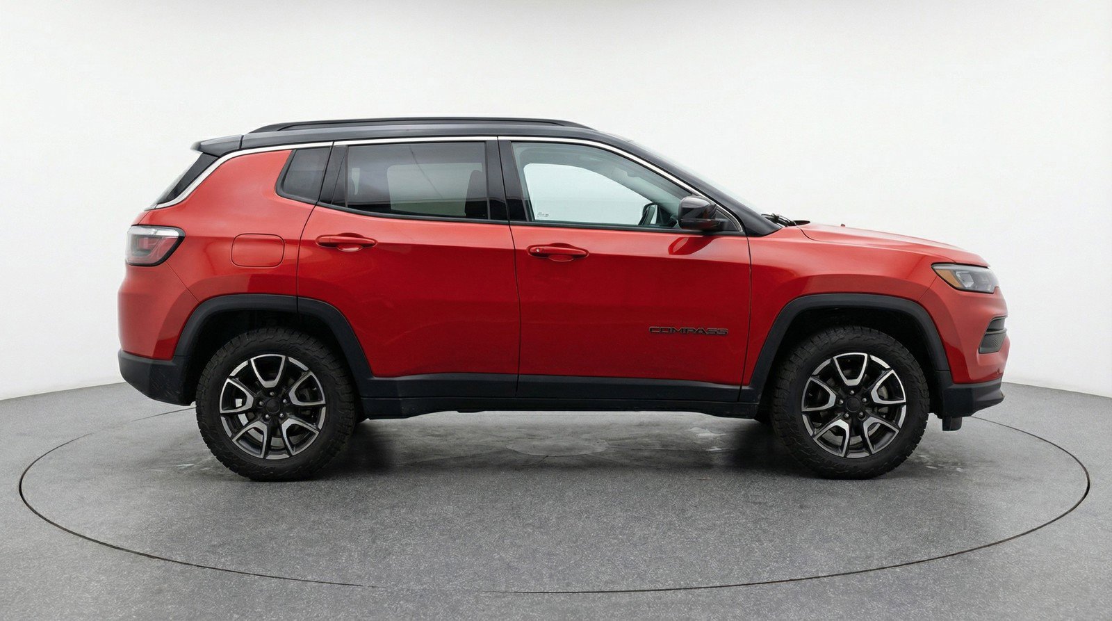 Used 2025 Jeep Compass Trailhawk image 11
