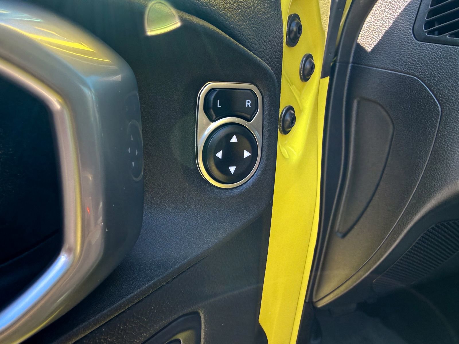 Used 2023 Jeep Gladiator Mojave w/ Cold Weather Group image 19