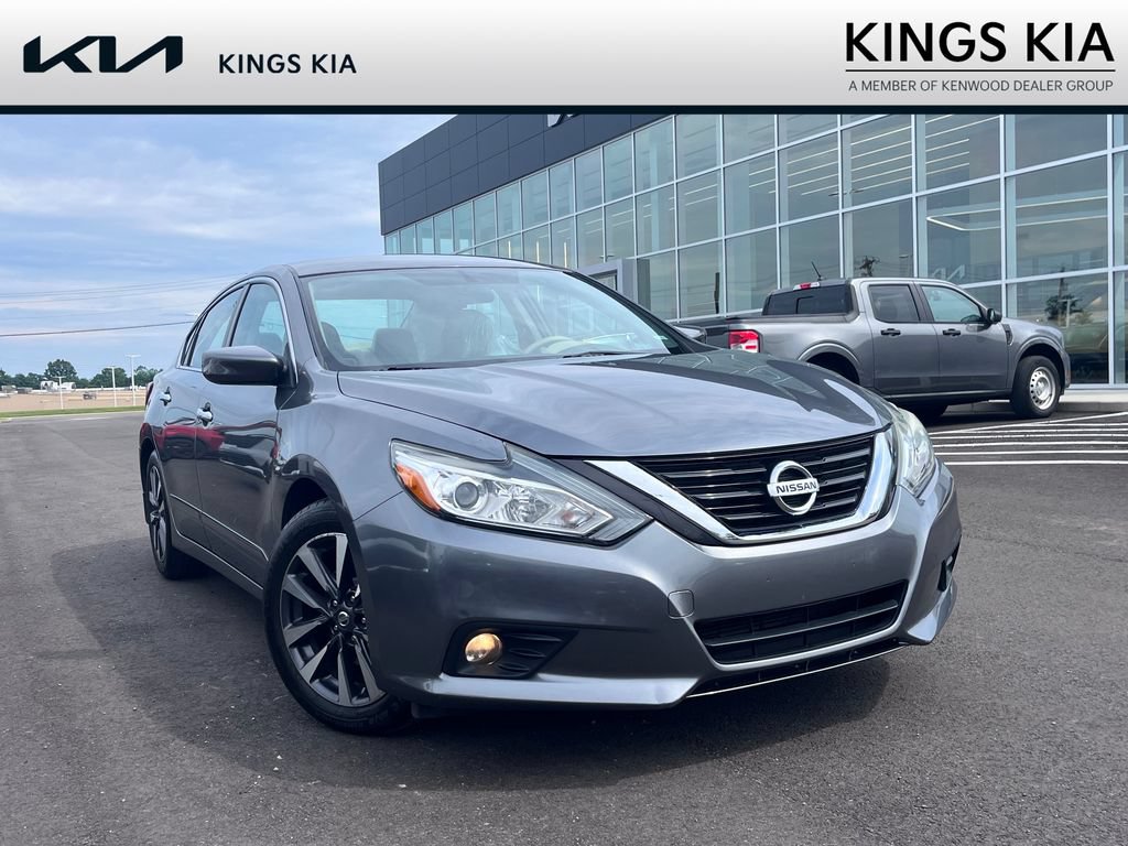 Used 2016 Nissan Altima 2.5 SV FWD image 1