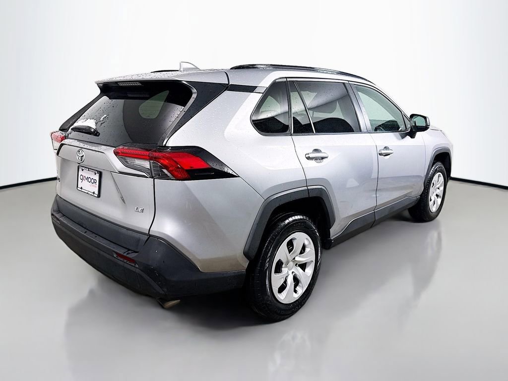 Used 2020 Toyota RAV4 LE image 7