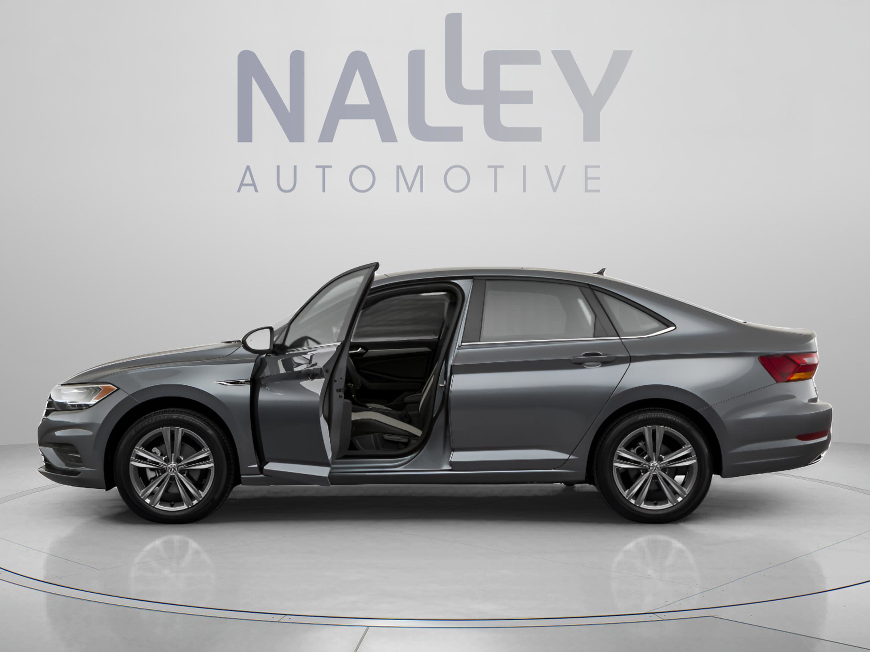 Used 2020 Volkswagen Jetta R-Line w/ R-Line Cold Weather Package FWD image 2