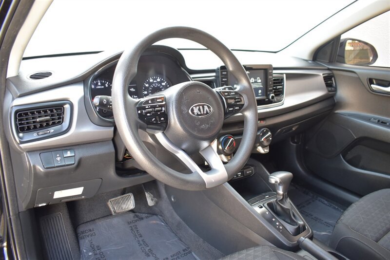 Used 2019 Kia Rio S FWD image 3