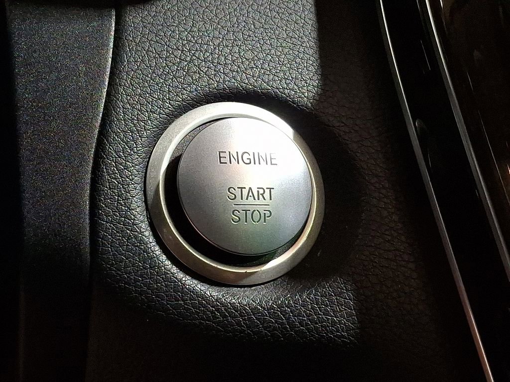 Used 2018 Mercedes-Benz C 300 4MATIC Sedan image 19