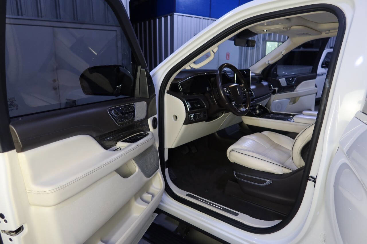 Used 2020 Lincoln Navigator Black Label w/ Cargo Convenience Package image 20